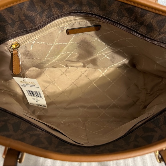 NWT Michael Kors Jet Set Medium Carryall Saffismo Brown Signature Tote Bag NWT - Picture 7 of 16